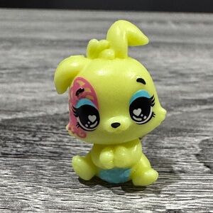 Hatchimals | CollEGGtibles: Green Spring Bunwee - Collectible Mini Figure